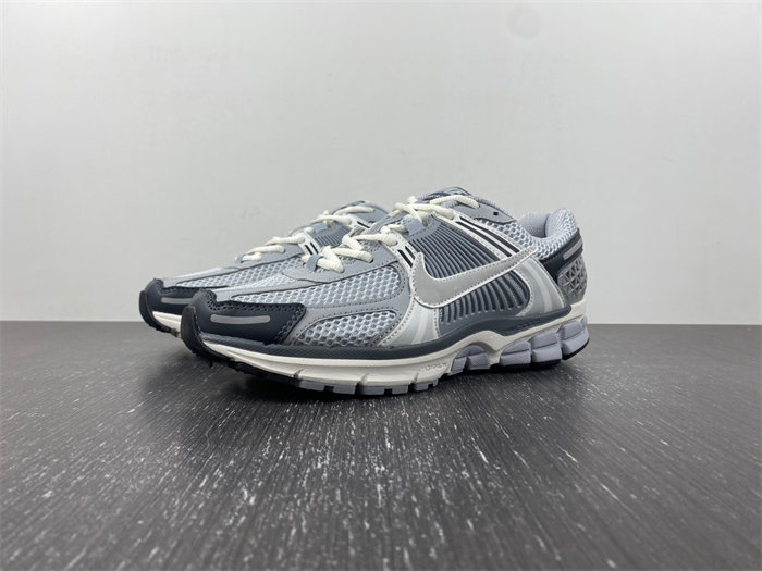 NIKE Air Zoom Vomero 5 FD9919-001