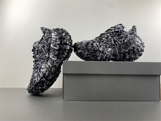 Balenciaga 685613-W2RG1 9015