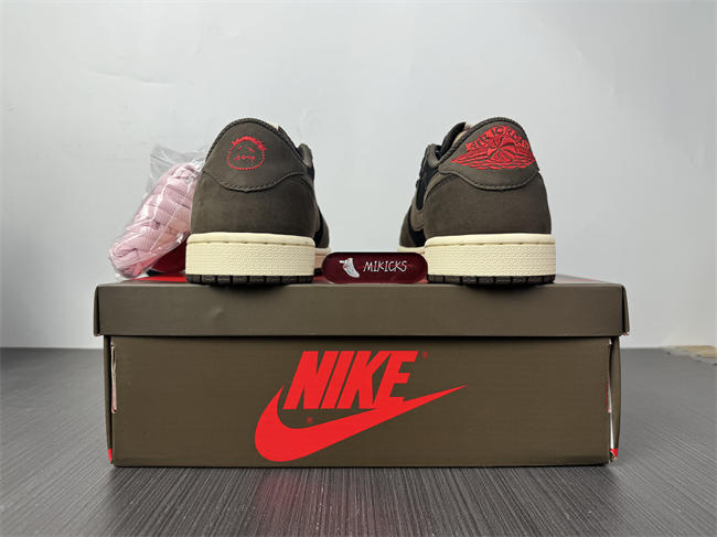 Jordan1 Retro OG SP Travis Scott CQ4277-001