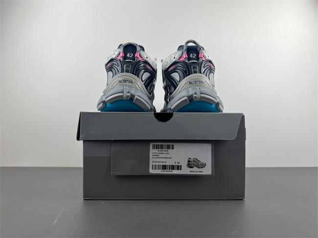 7.5Balenciaga 772774-W3RNY-0322