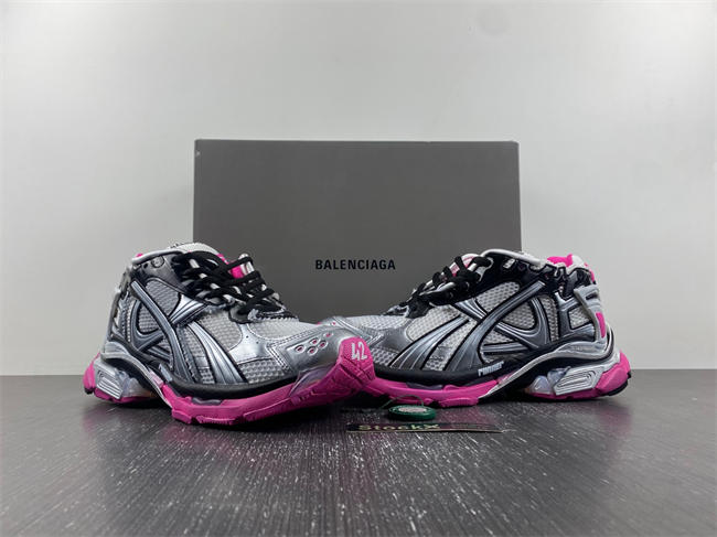 7.5 Balenciaga 772774-W3RBW-9155