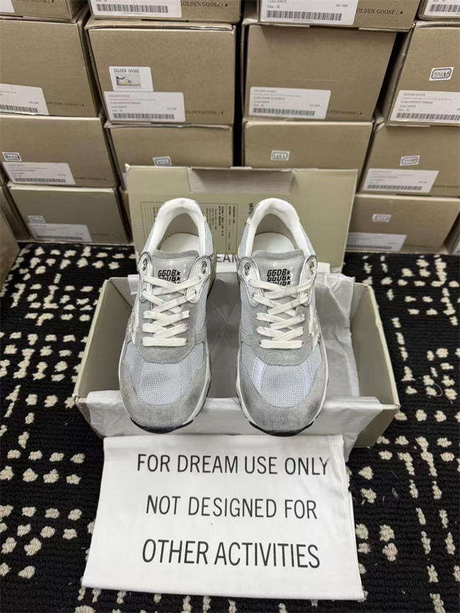 Golden Goose Sneaker