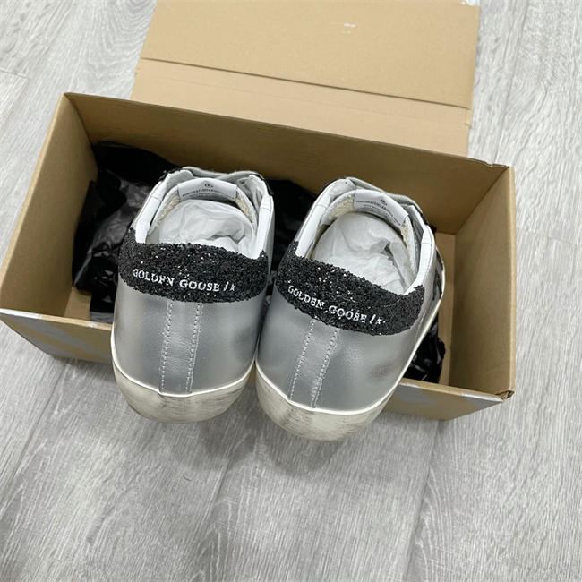 Golden Goose Sneaker