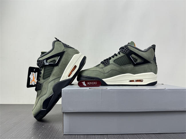 UNDEFEATED x Air Jordan 4 OG IB1519-200