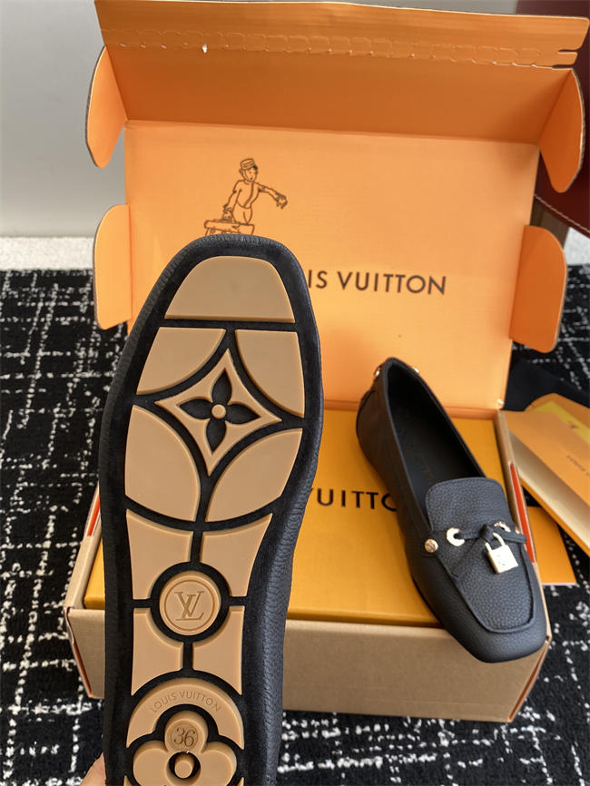 Lv Loafer 068