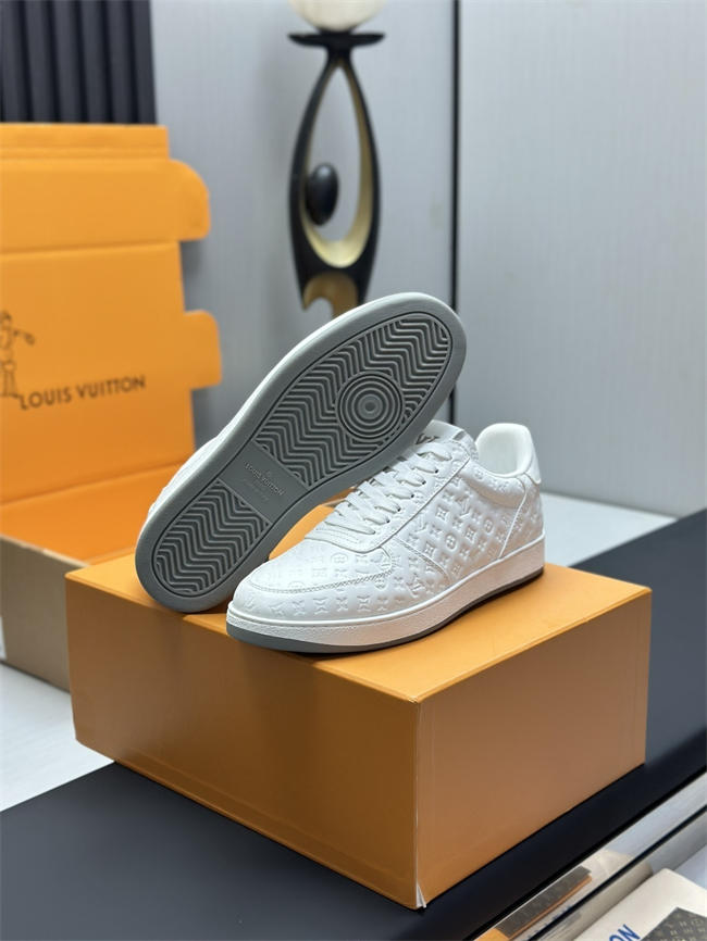 Lv Sneaker