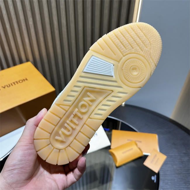 Lv Sneaker