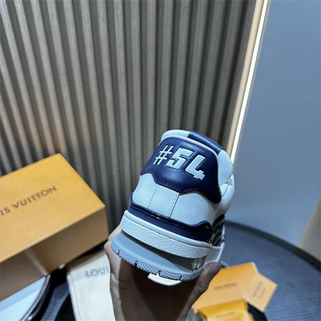 Lv Sneaker