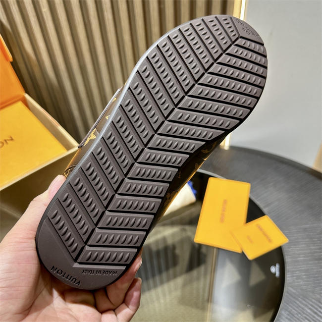 Lv Sneaker