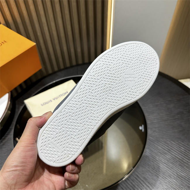 Lv Sneaker