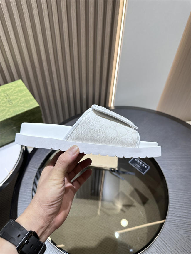 Gucci Slide 87